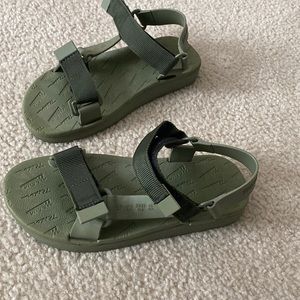 Women’s Melissa Rider Sandals with dust bag for storage